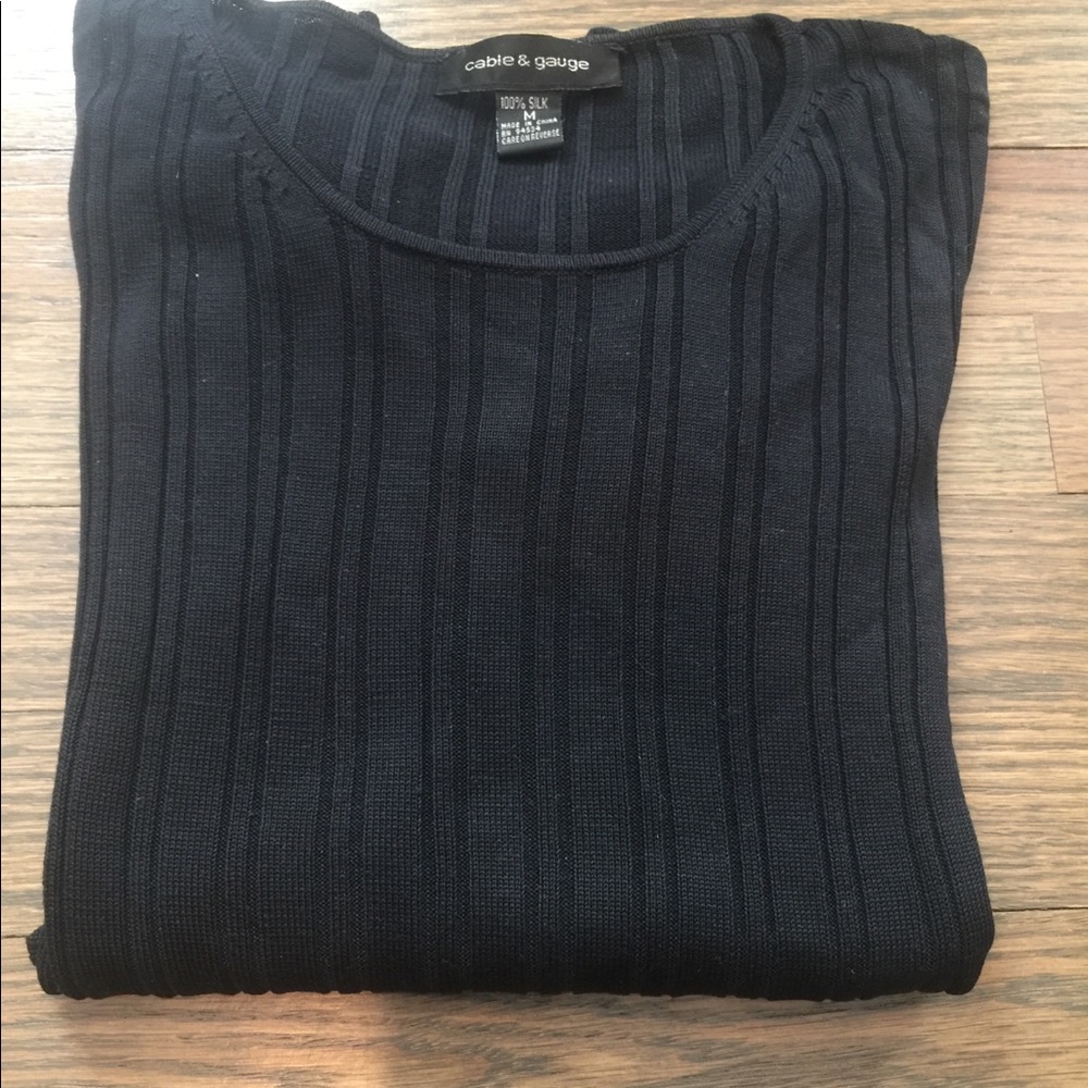 Cable & Gauge 100% silk fine knit layering top MEDIUM